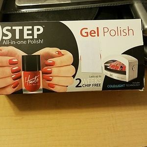 Haute Gel Polish kit w/ cold light technology